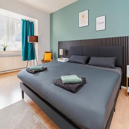 Smart Home - Essen - Perfect For 5 Guests! Central - Balcony - Netflix - Free Parking Zone Buitenkant foto