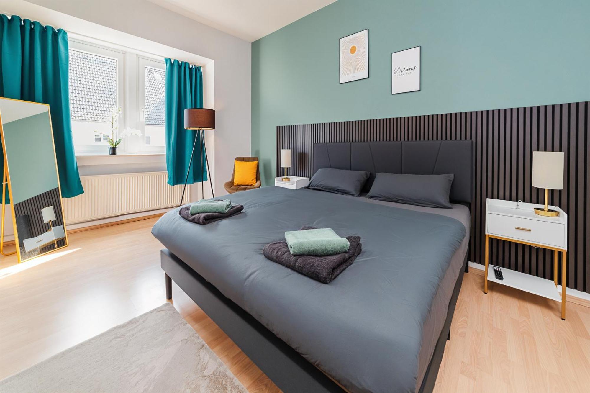 Smart Home - Essen - Perfect For 5 Guests! Central - Balcony - Netflix - Free Parking Zone Buitenkant foto